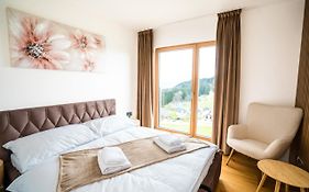 Family Apartment Kubinska Hola